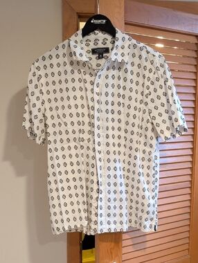Liverpool Men’s White Short Sleeve Button-Down with Black Geometric Print